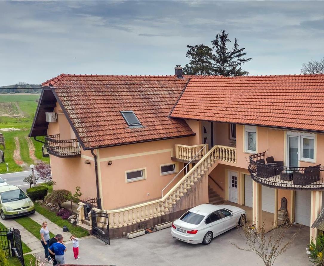Apartman Hubertus 5* Vagovina Екстериор снимка